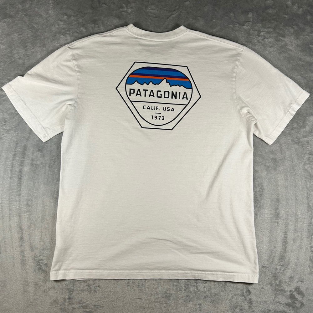 Patagonia Mens Responsibili-Tee White Graphic T-Shirt Medium Regular Fit